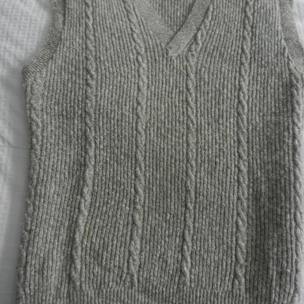 Men's Sweater Vest by Robert Bruce in a size XTL, Lt Grey, Very Good Condition